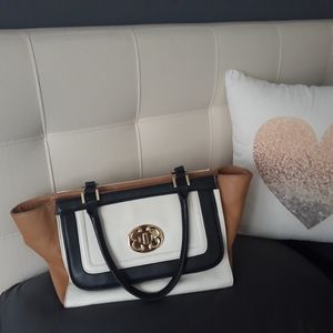 Leather trapeze style bag